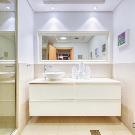 Lively 1 Bedroom At Al Nabat Shoreline 8 Palm Jumeirah By Deluxe Holiday Homes Dubai Exterior photo