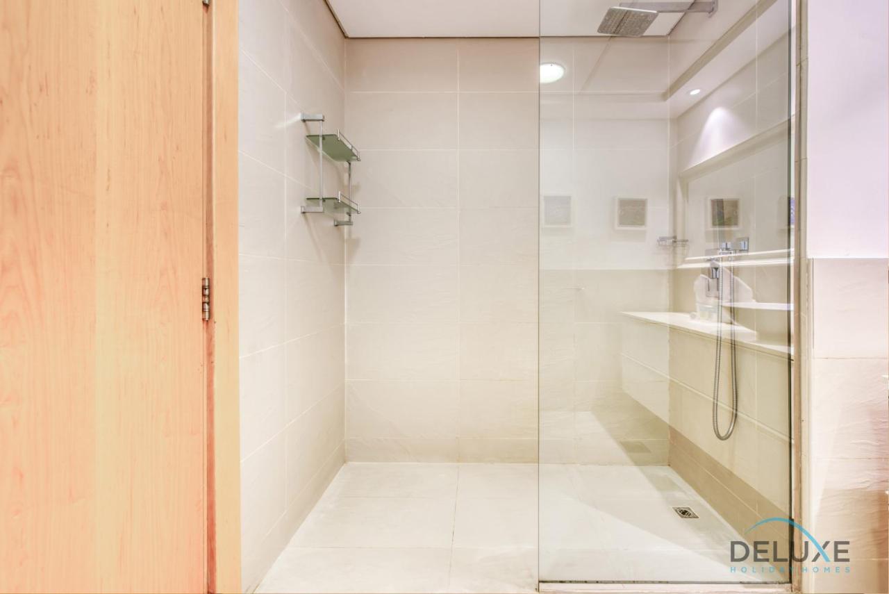Lively 1 Bedroom At Al Nabat Shoreline 8 Palm Jumeirah By Deluxe Holiday Homes Dubai Exterior photo